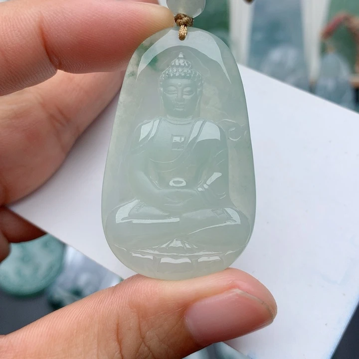 翡翠未镶嵌颈饰大日如来