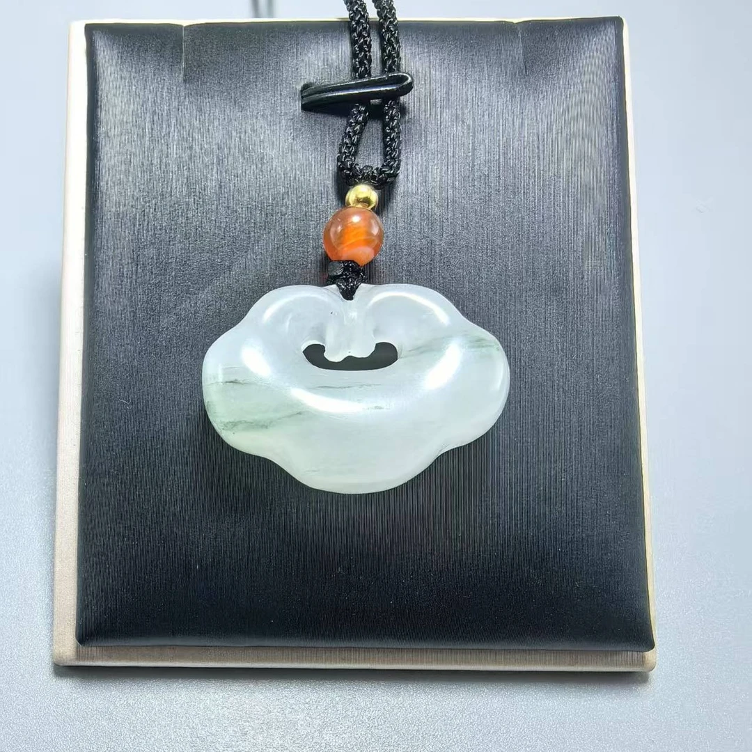 祥云锁天山翠飘花如意祥云吊坠22*30*8mm（多样性发其一）