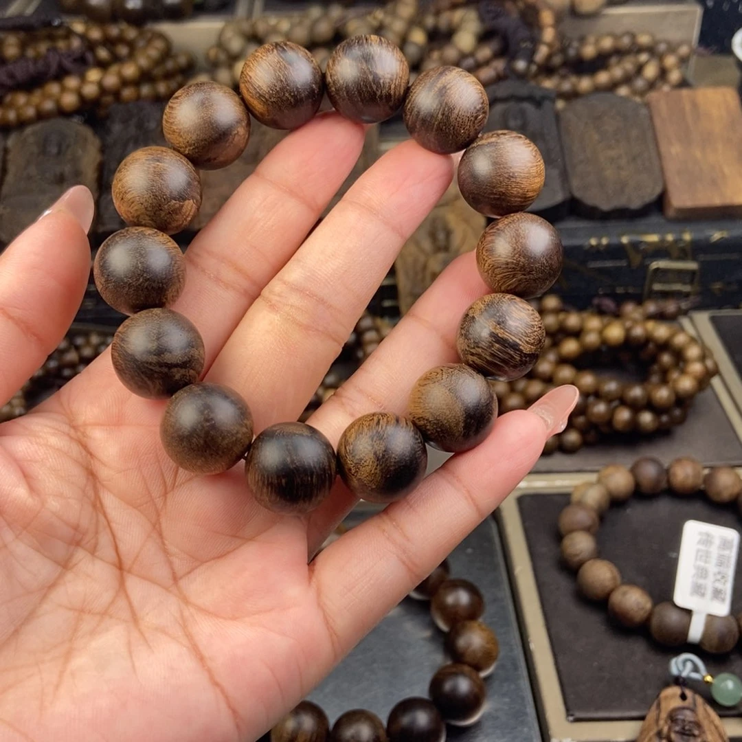 沉香手串王*乾越南白棋楠留疤