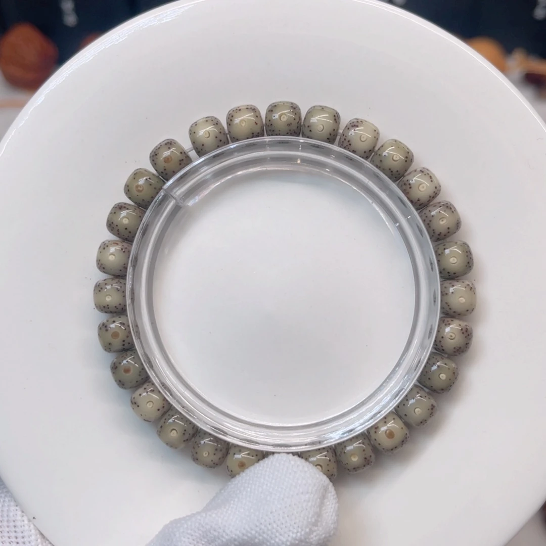 星月菩提手串8×7石玉青灰冰糖双留白正月同枝果海南料精抛