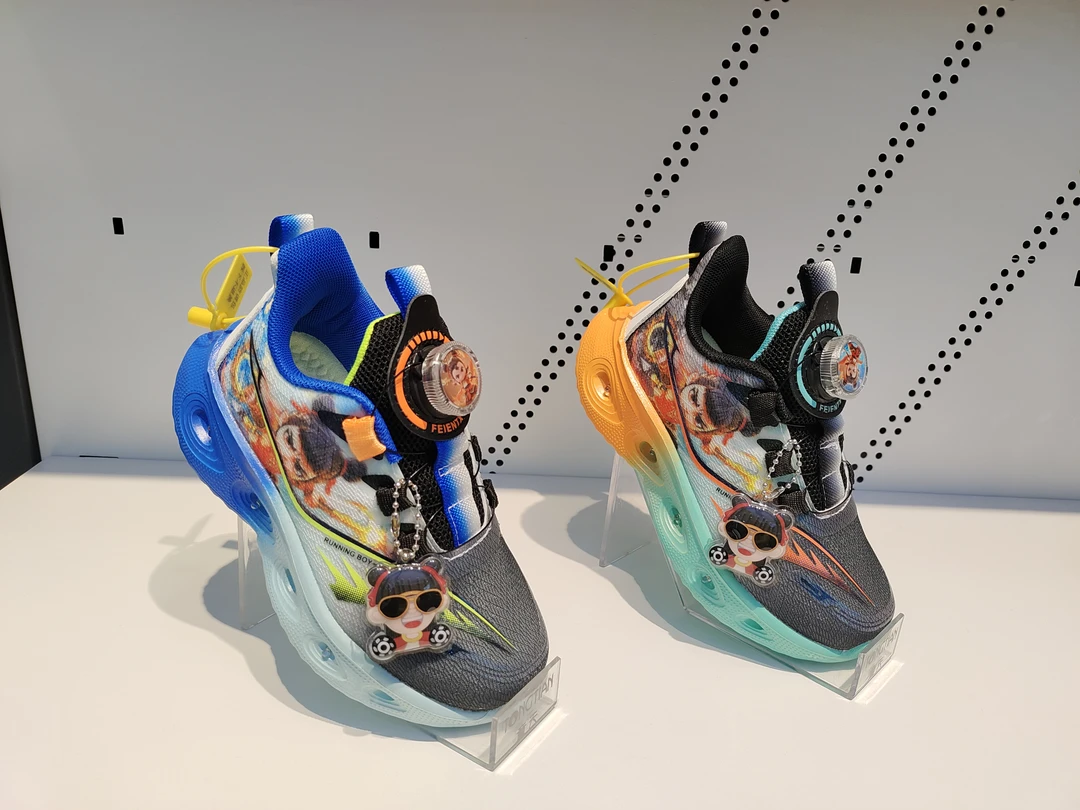 秋季新款男宝闪灯鞋