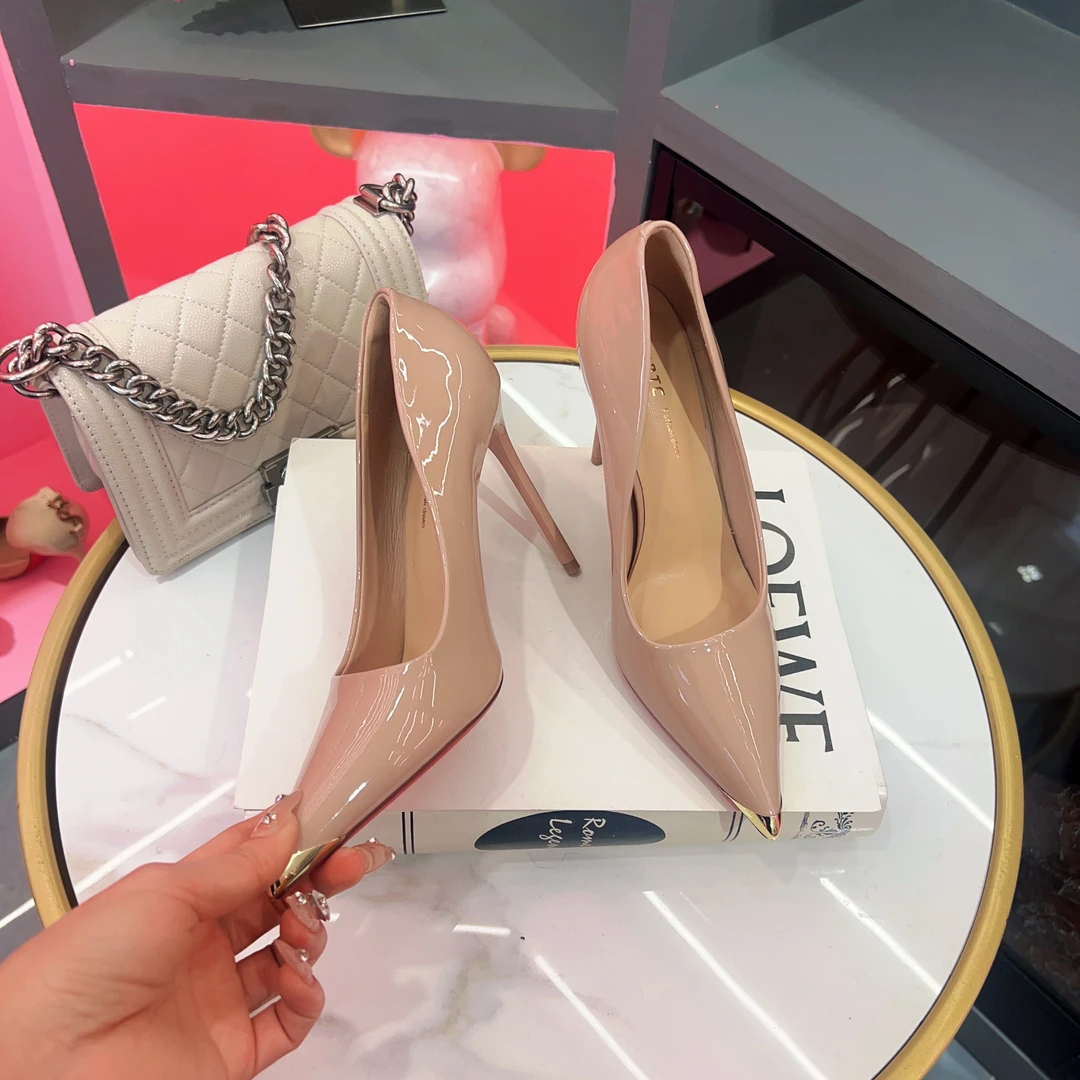 金属尖头细跟高跟鞋女漆皮性感百搭时尚单鞋2025初春新款01539-18