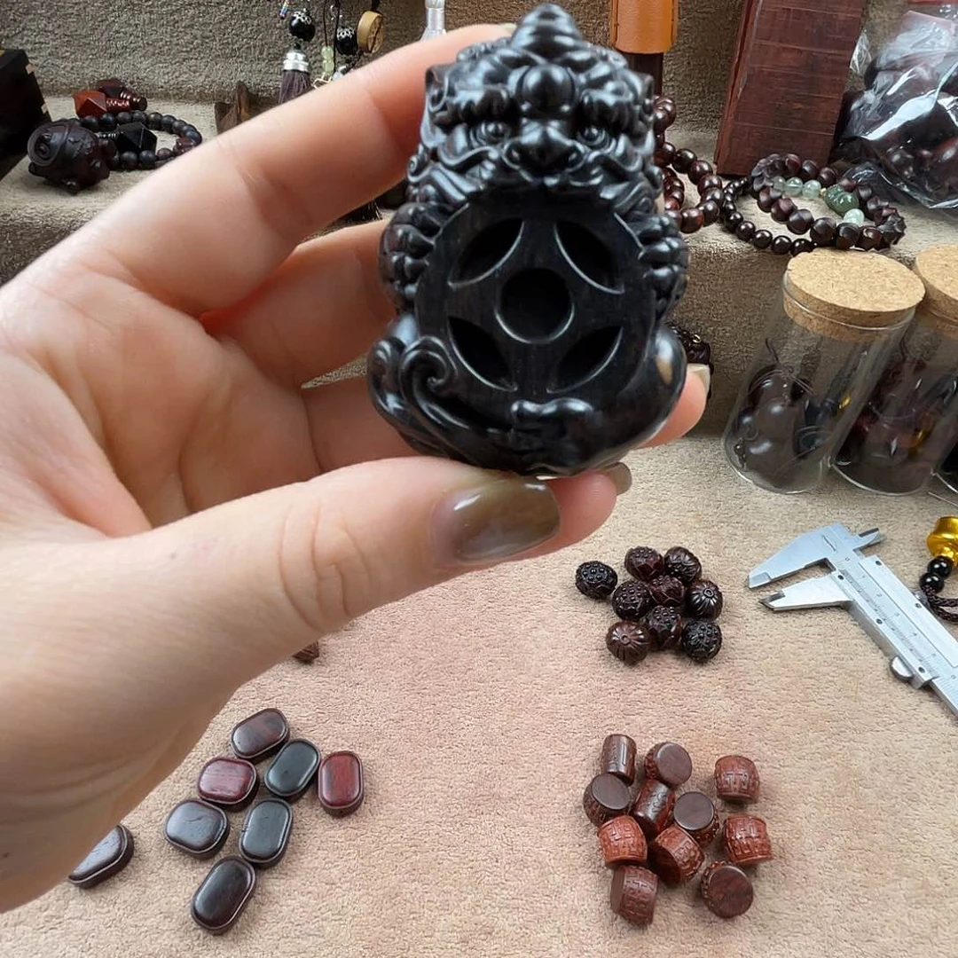 紫光檀、黑檀、吞金兽手把件