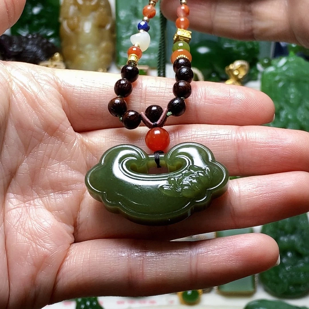 和田玉颈饰未镶嵌