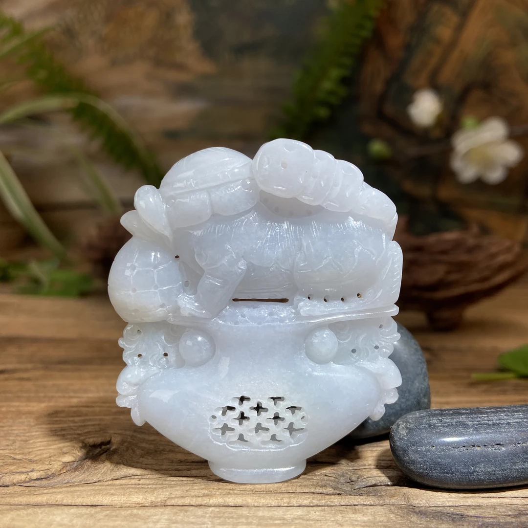 天然A货翡翠镂空雕招财进宝