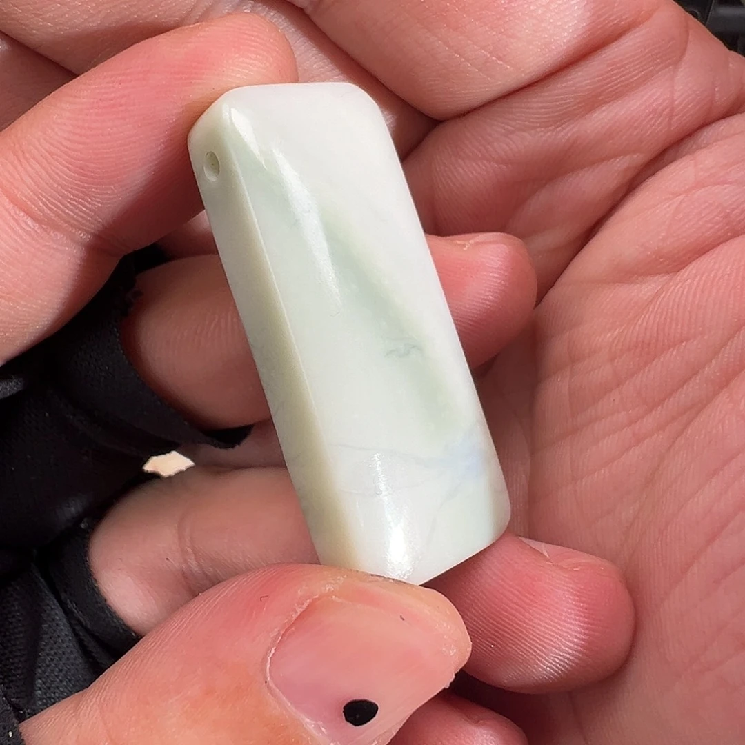 和田玉未镶嵌颈饰俄翠一线天 福利