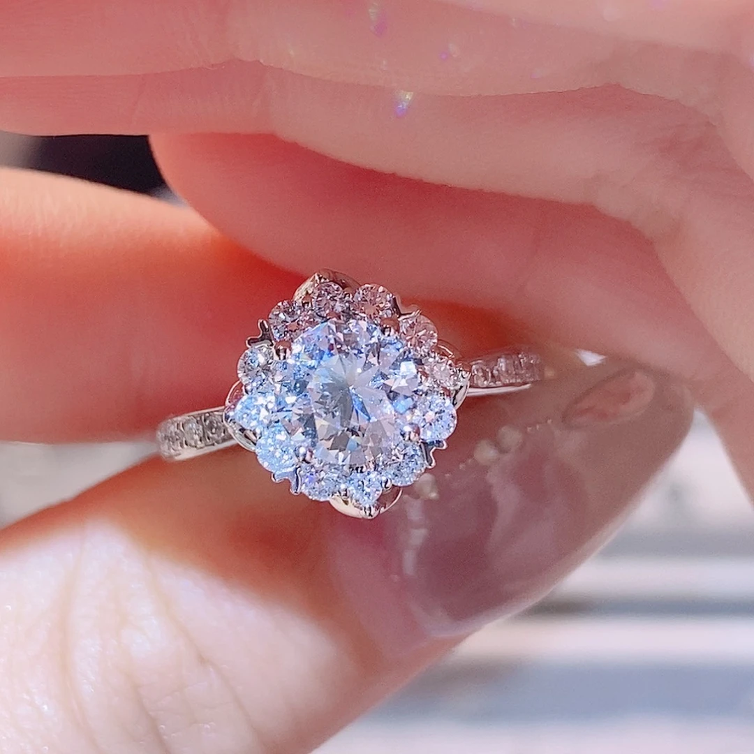 铂Pt950镶嵌实验室培育钻石1ct 灿若星辰戒指