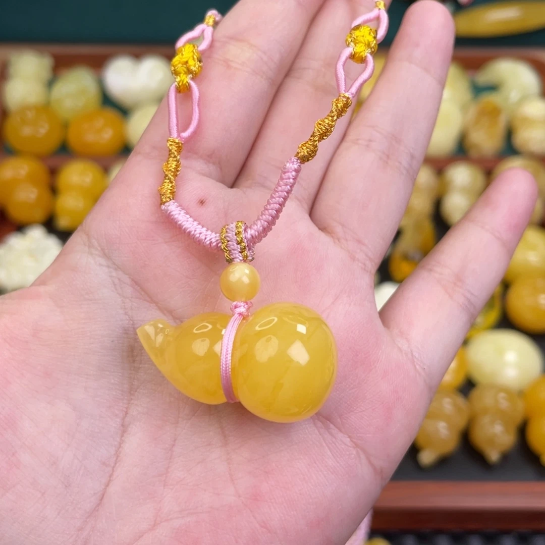 未镶嵌吊坠(赠链)蜜蜡