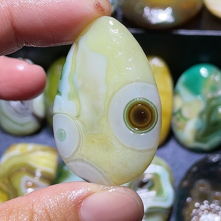 玛瑙/玉髓未镶嵌珠宝奇石