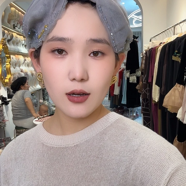 草灰色双蝴蝶发带帽79