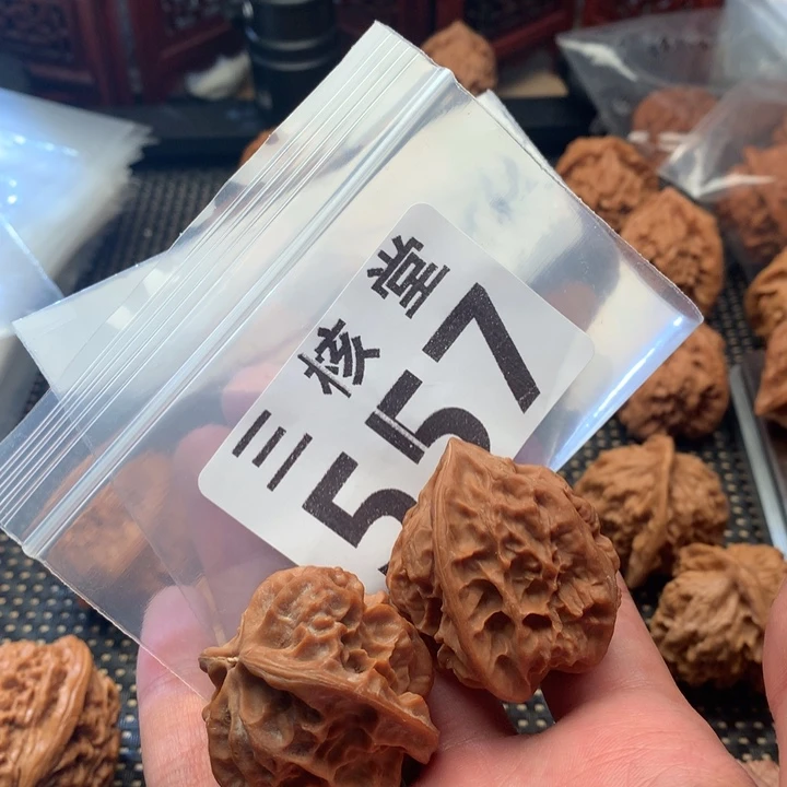 阿***丰吊坠文玩核桃龙骨