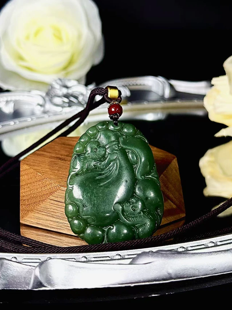 和田玉灵猴报寿（多样性发货，发一件）绿色雕刻手工气质时尚
