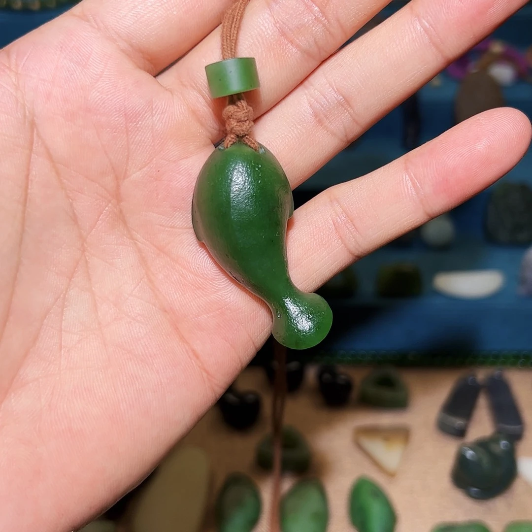 蕾***沫颈饰未镶嵌和田玉