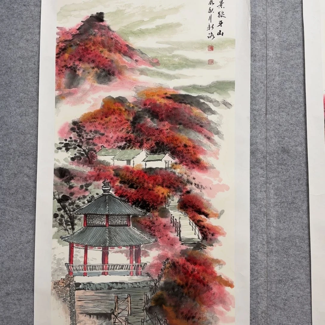 国画花鸟等图案为一体而得