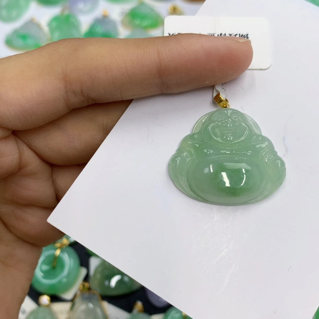 翡翠18K金镶嵌颈饰翡翠