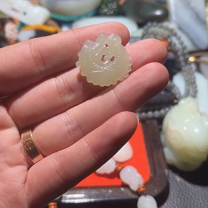 和田玉（糖玉）未镶嵌颈饰