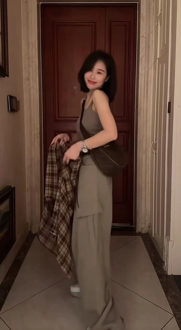 Miss Huo 印花斜跨包 D 花棕色 8108