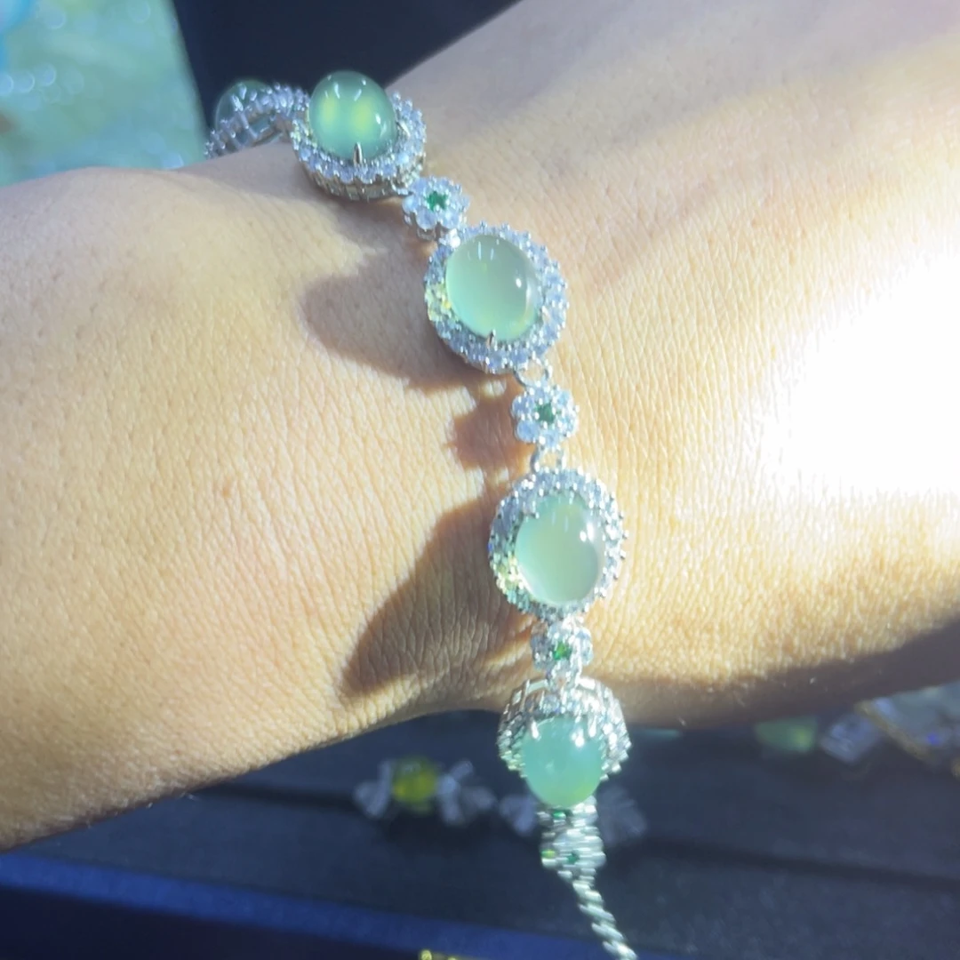 未镶嵌蛇纹石玉手链