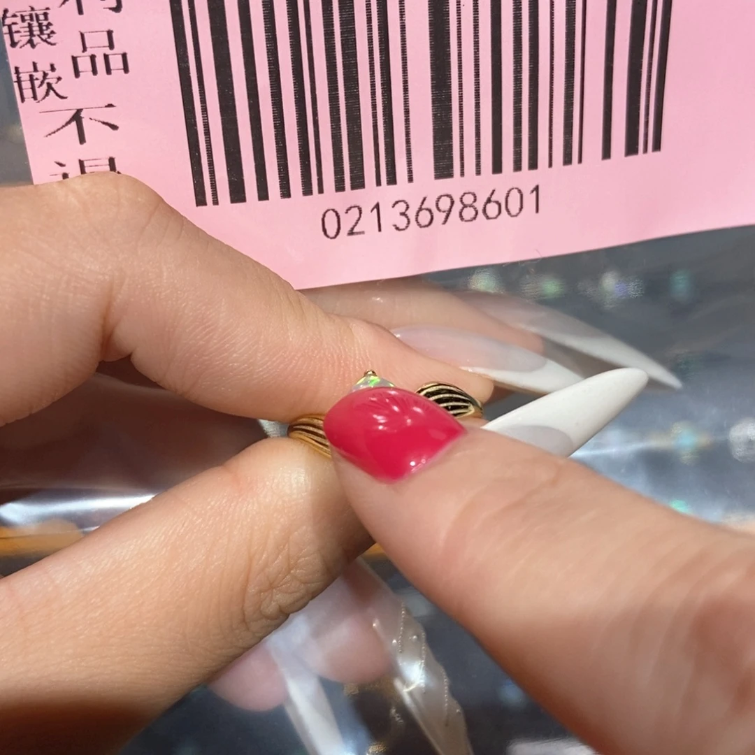 ****姐银S925镶嵌欧泊戒指
