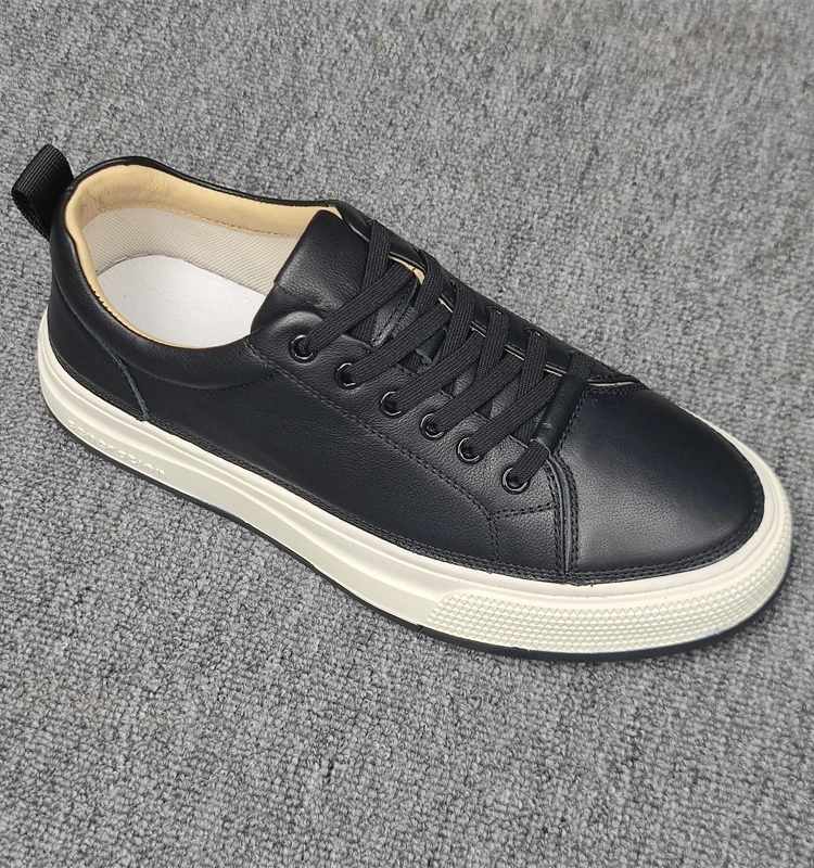 2025年设计感时尚百搭新款男鞋青年潮流黑色透气耐磨休闲板鞋男士