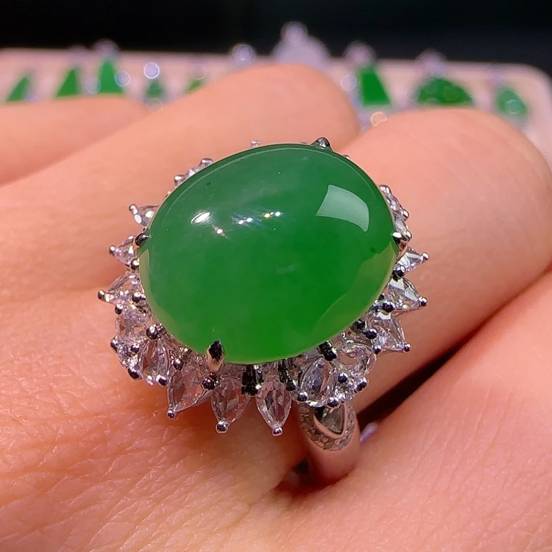 翡翠18K金镶嵌戒指