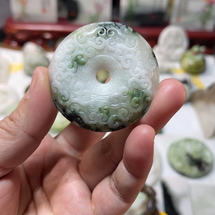 独山玉未镶嵌颈饰