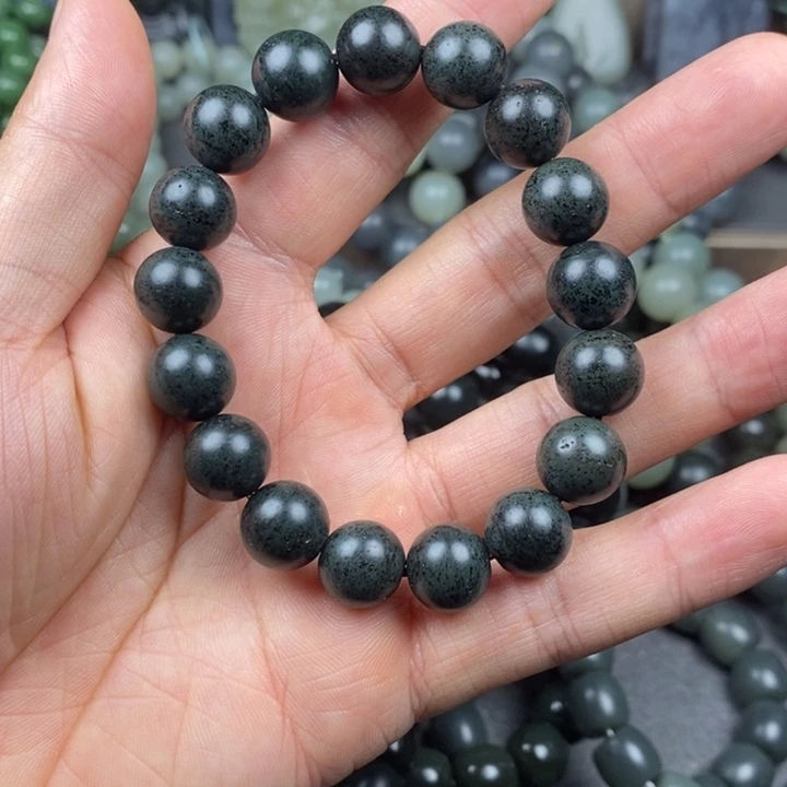 蜡****和田玉未镶嵌手链