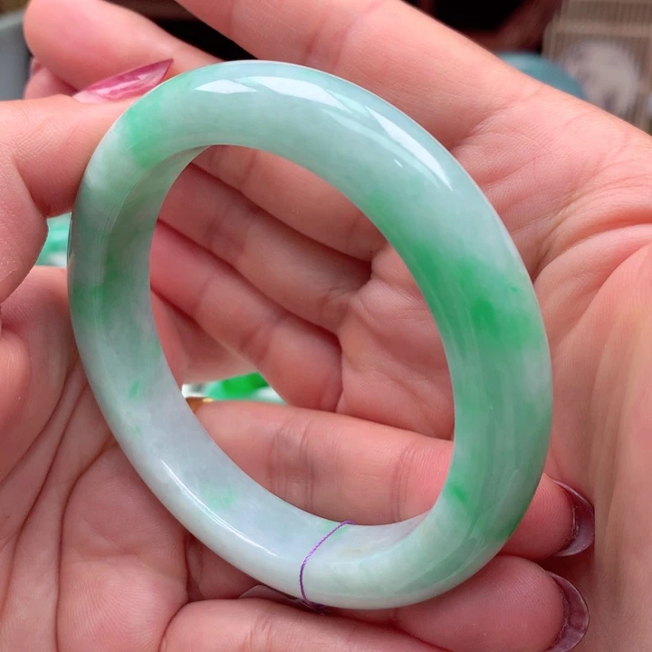 翡翠手镯未镶嵌57.8圈口