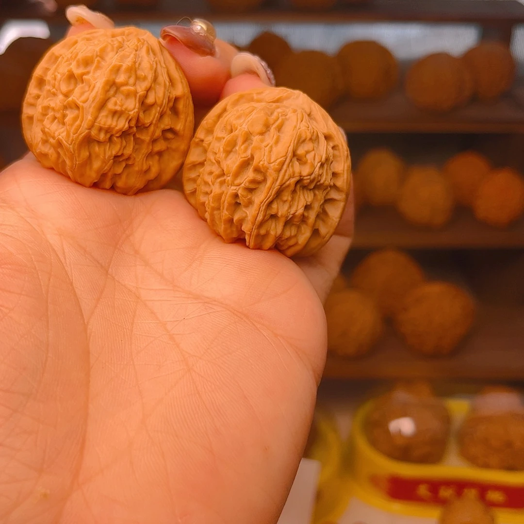 张***生全品无修37尺白狮子