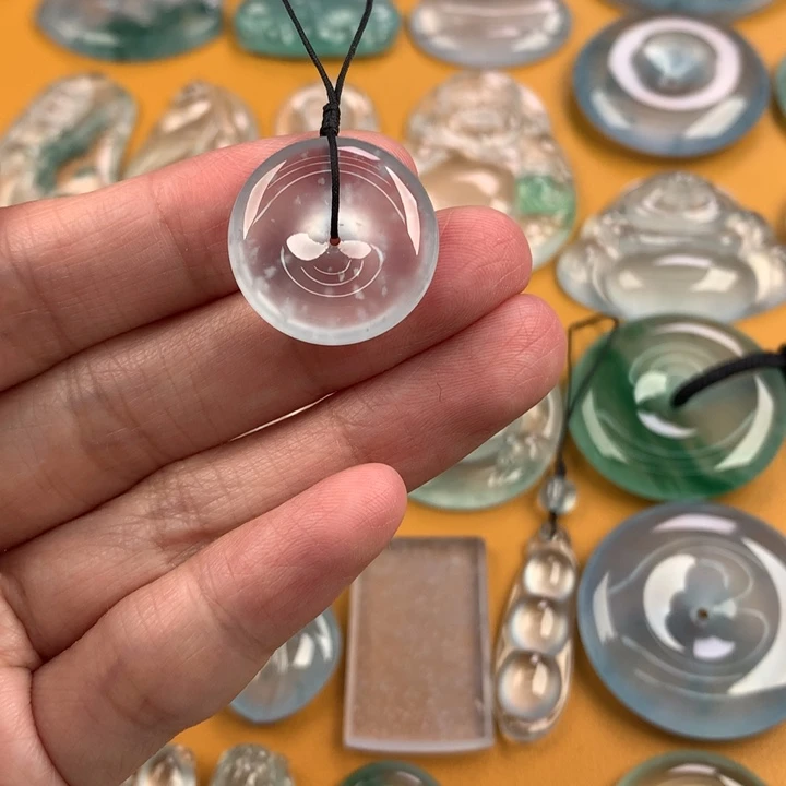 颈饰未镶嵌翡翠…..