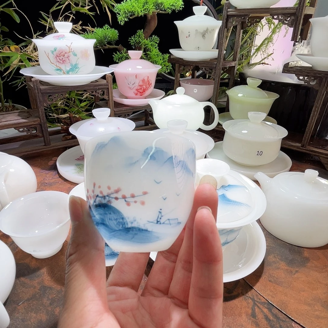 璞玉手绘釉里红龙蛋杯