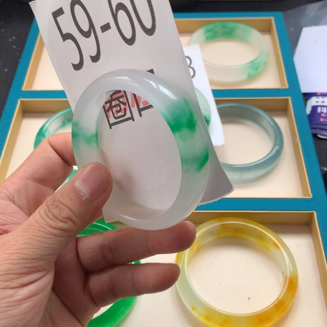 1石英岩玉手镯手镯