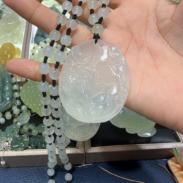 蛇纹石玉未镶嵌吊坠