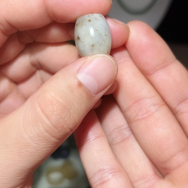 和田玉未镶嵌颈饰买断不退不换