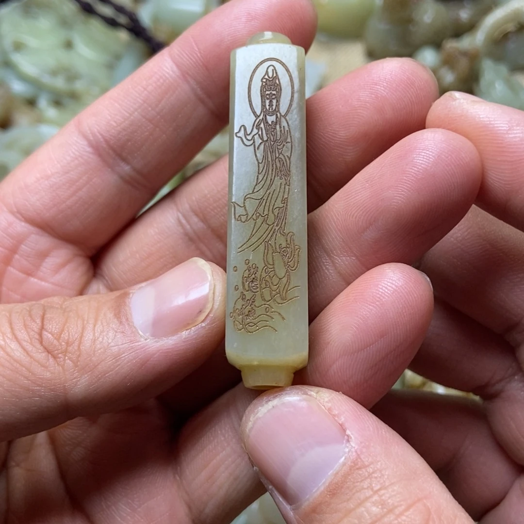 和田玉挂件未镶嵌耕**記