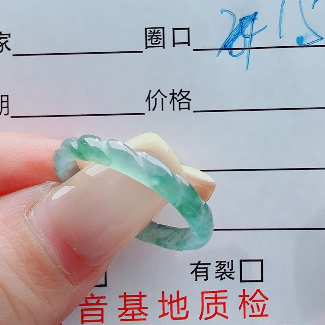 未镶嵌戒指翡翠牵****?戒圈