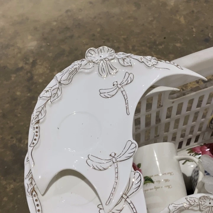 瓷片两个，111111111111碟子