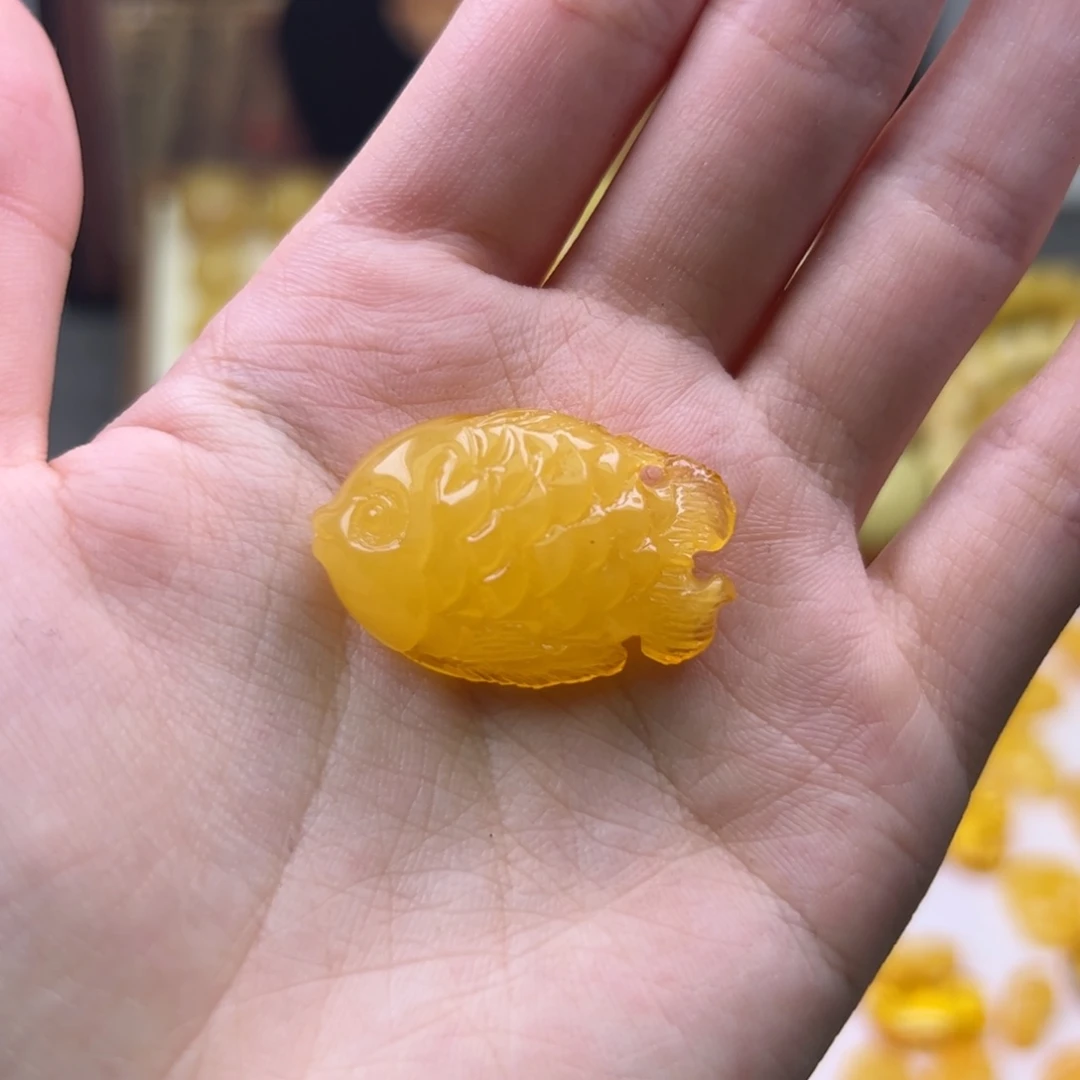 琥珀未镶嵌珠宝奇石