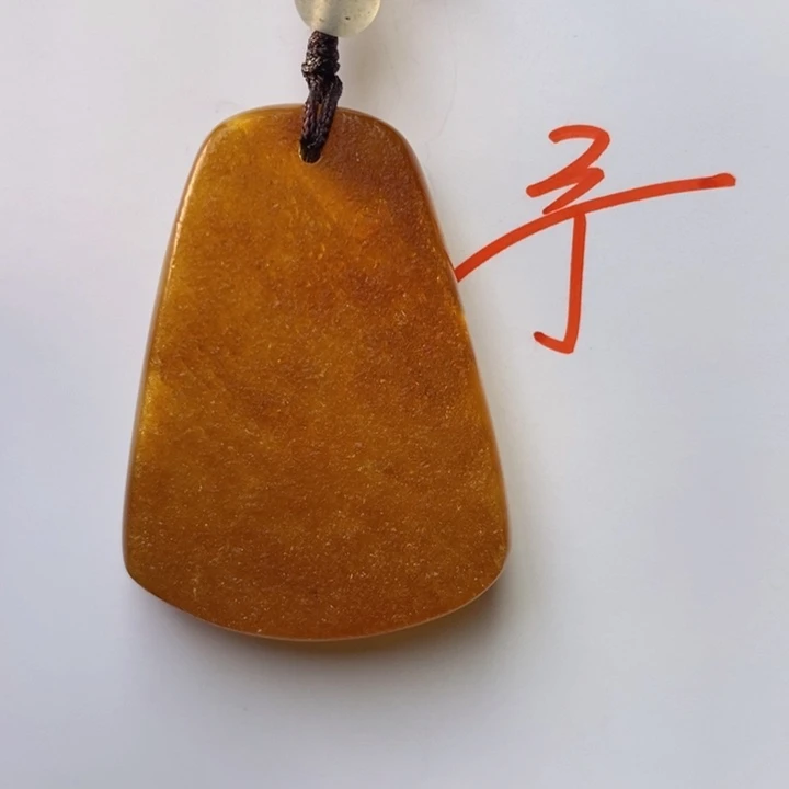 未镶嵌琥珀珠宝奇石