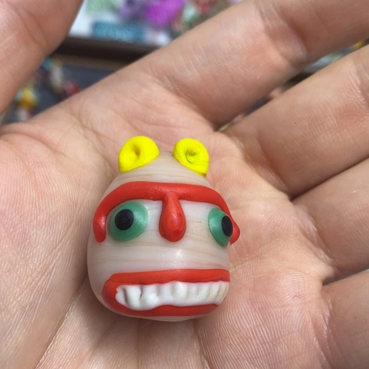 琉璃颈饰孤品娃娃就一个