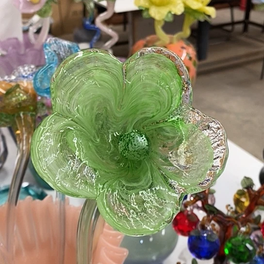 琉璃花瓶高45厘米宽6厘米