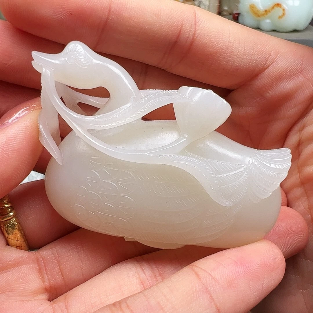 颈饰未镶嵌和田玉瑞**和