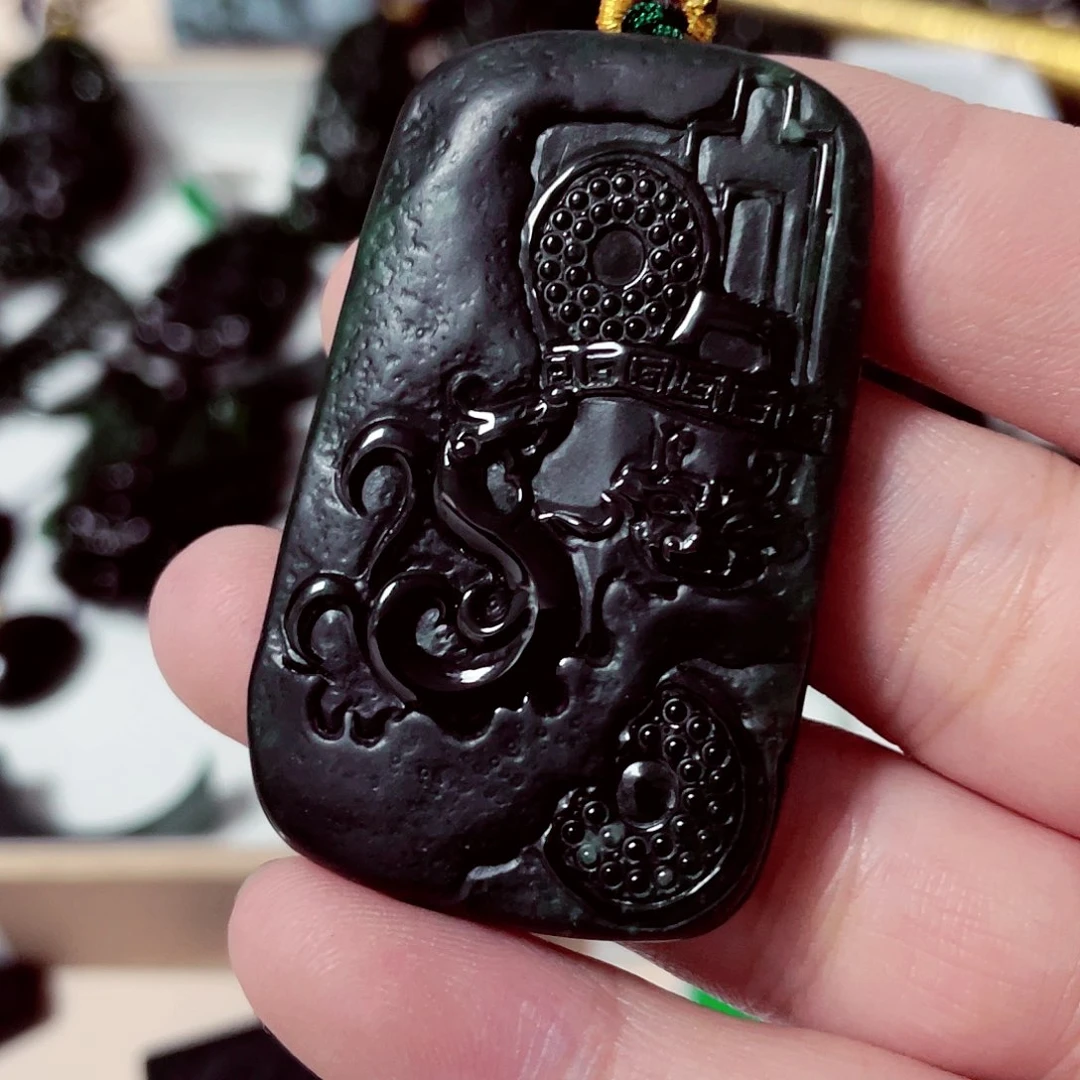 翡翠未镶嵌颈饰先检后发一物一证