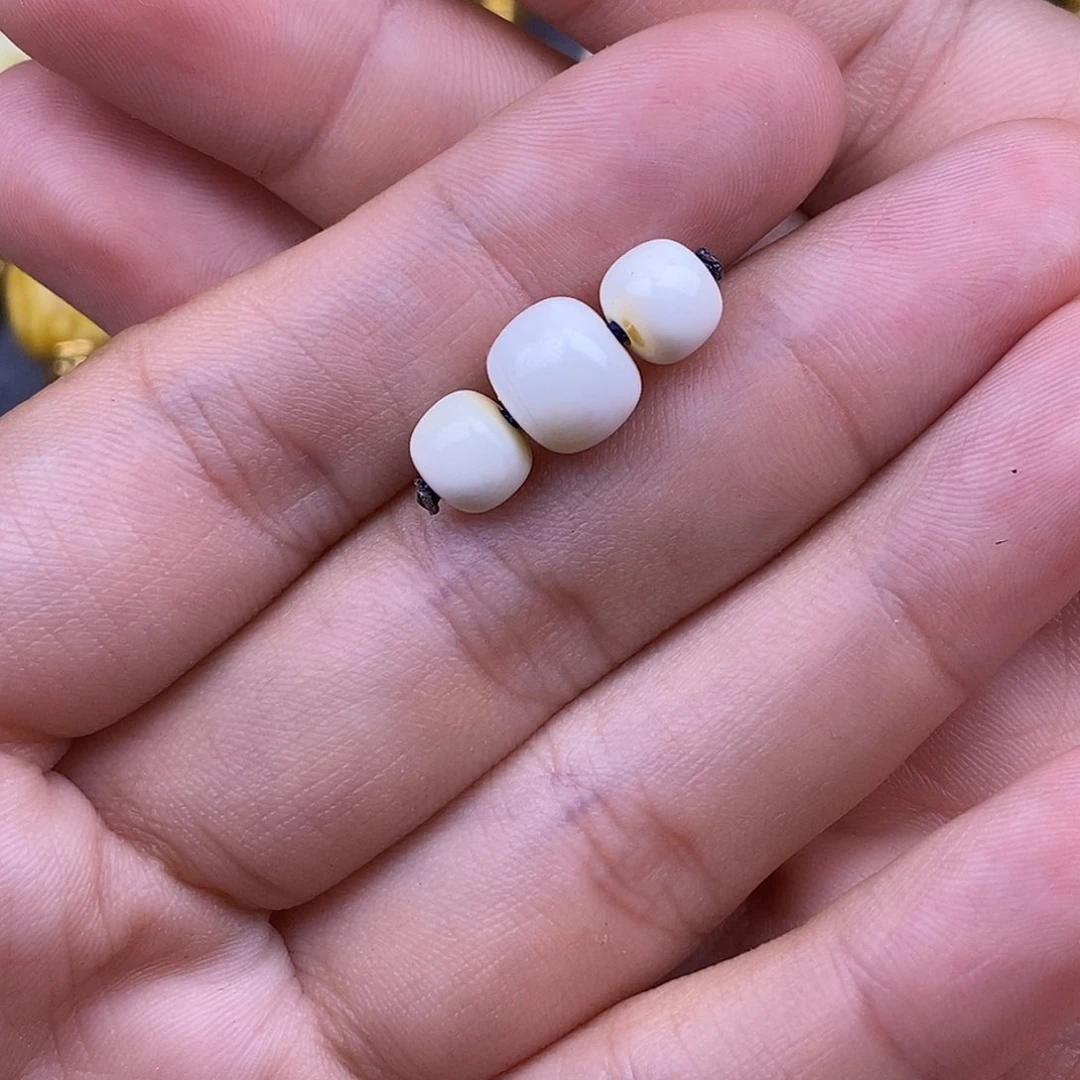 未镶嵌琥珀裸石维*9mm 蜜蜡珠子