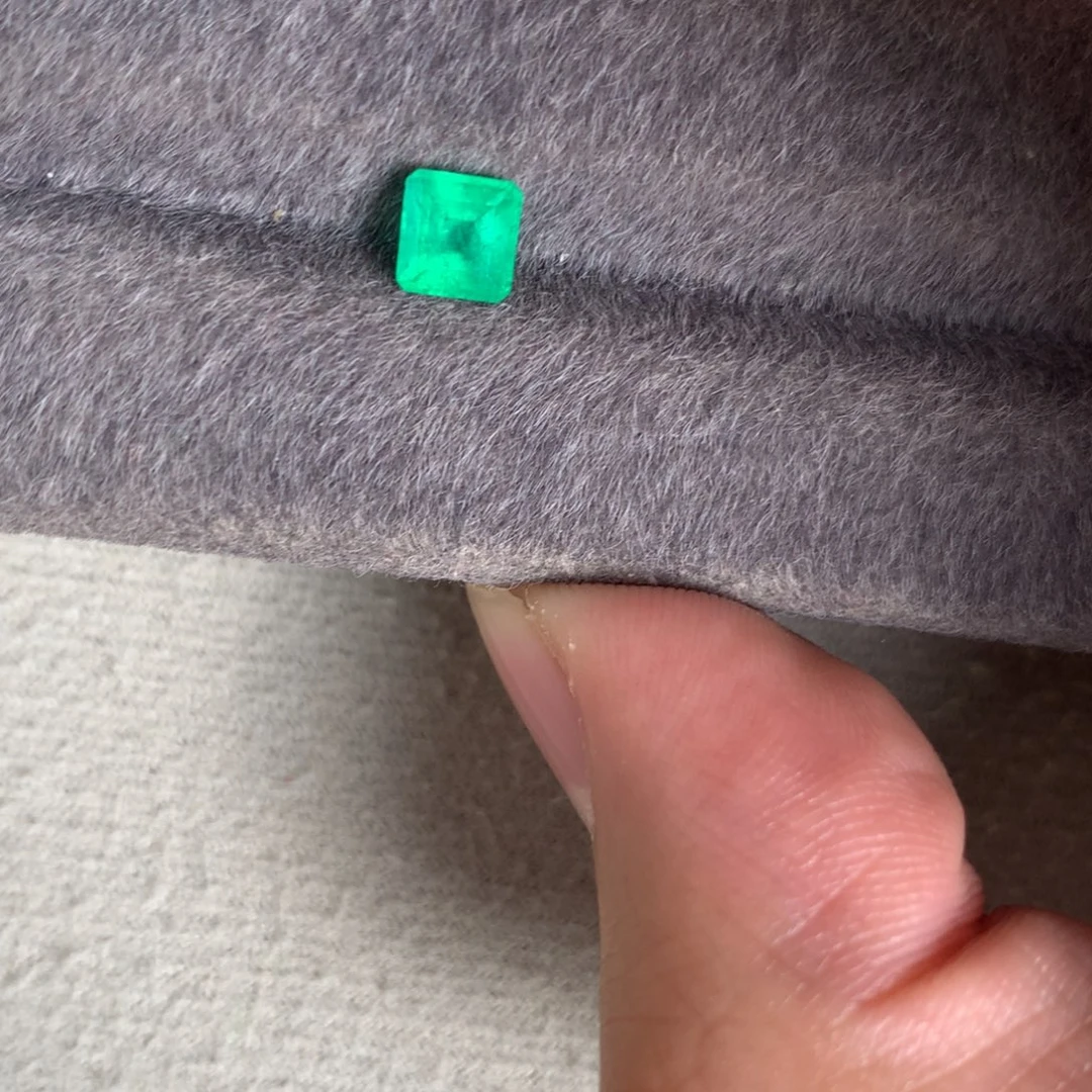 祖母绿裸石76分 哥伦比亚 木佐