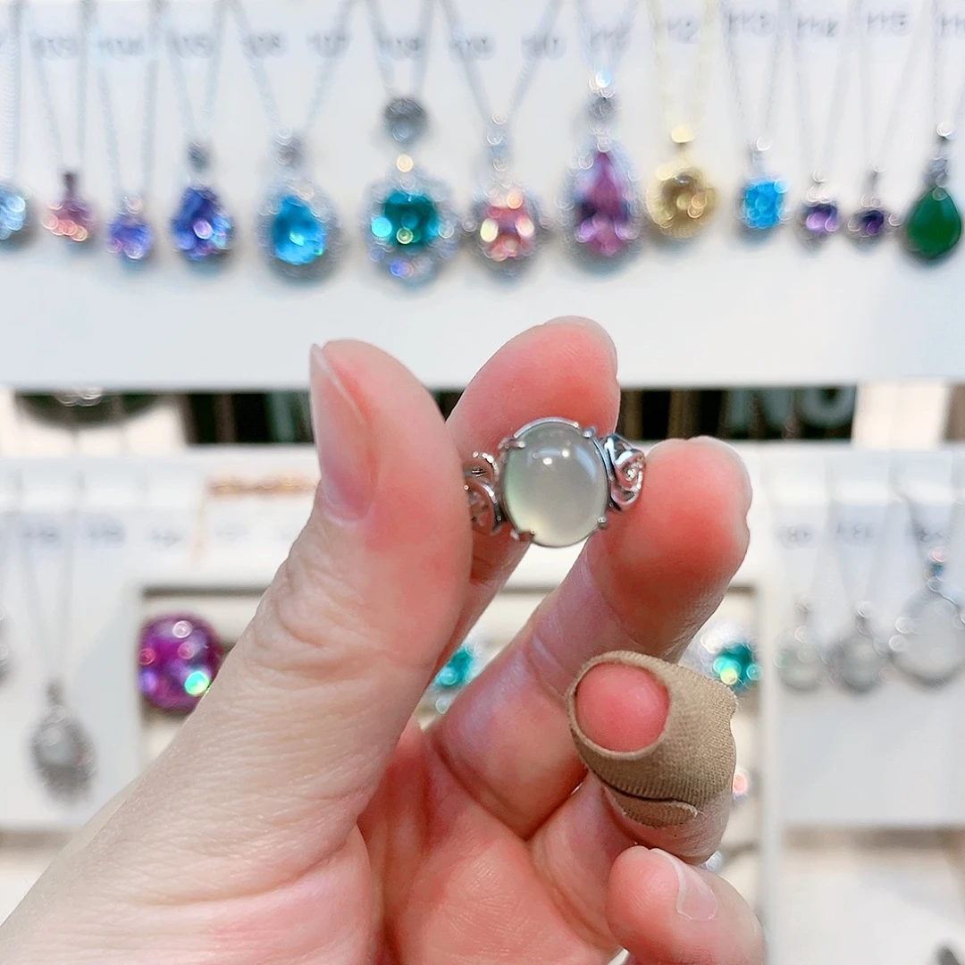 痴****岫玉足银镶嵌戒指