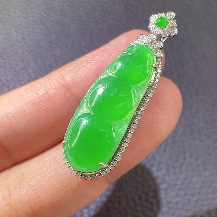 翡翠颈饰18K金镶嵌翡翠