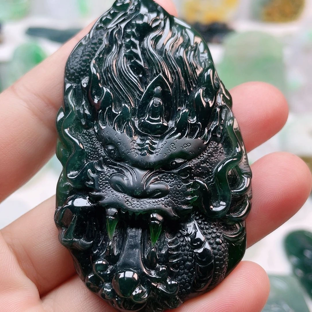 翡翠颈饰未镶嵌龙