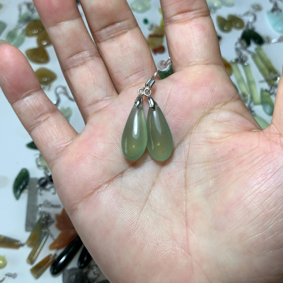 小***刚蛇纹石玉未镶嵌耳环