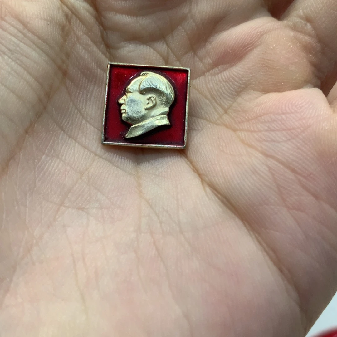 铝糊*红色纪念章 正方形